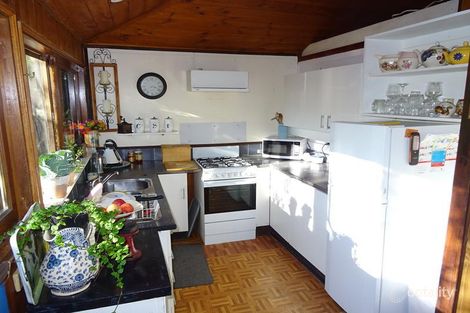Property photo of 613 Mount Crosby Road Karana Downs QLD 4306