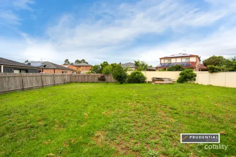 5 Hassarati Pl, Casula, NSW 2170