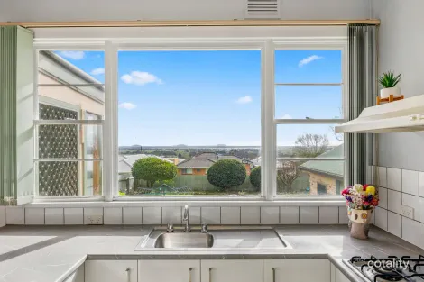Property photo of 18 Dimora Avenue Camperdown VIC 3260