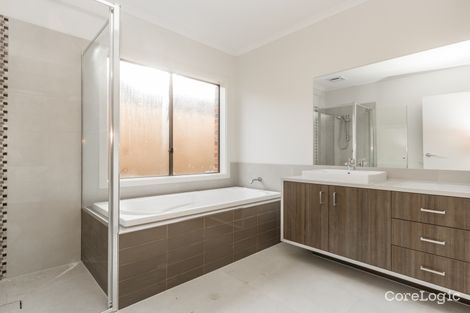 Property photo of 28 Aayana Street Cranbourne East VIC 3977