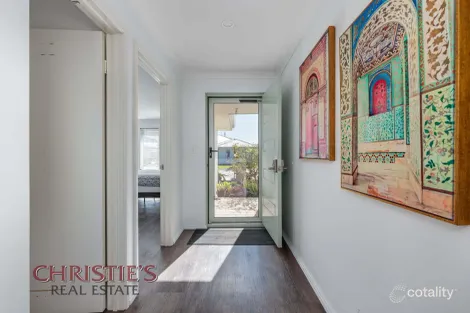 Property photo of 6 Albarello Way Dayton WA 6055