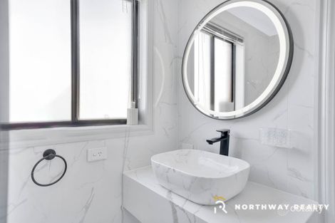 Property photo of 3 Regency Road Roxburgh Park VIC 3064