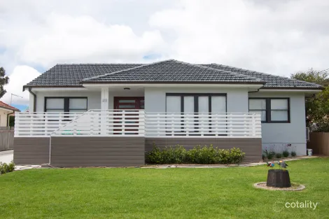 32 Somerville Rd, Hornsby Heights, NSW 2077
