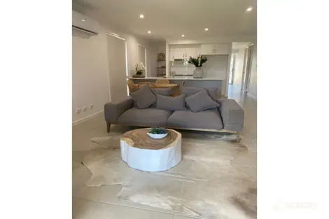 Property photo of 11 York Street Pimpama QLD 4209