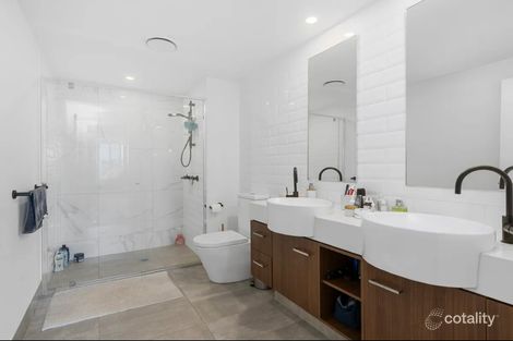 Property photo of 2107/397 Christine Avenue Varsity Lakes QLD 4227