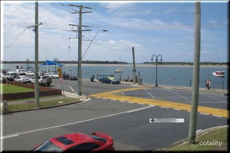 2/290 Marine Pde, Labrador, QLD 4215