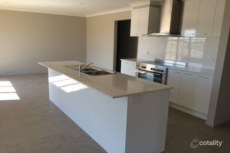 Property photo of 5 Lockwood Mews Kangaroo Flat VIC 3555