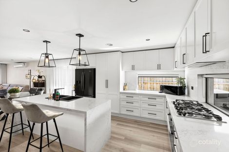 Property photo of 4 Creswick Court Roxburgh Park VIC 3064