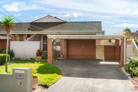 Property photo of 2/1 Leigh Street Huntingdale VIC 3166