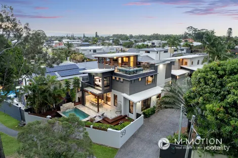 Property photo of 2/39 Holland Court Broadbeach Waters QLD 4218