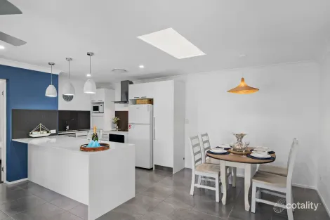 Property photo of 2/49 Saleng Crescent Warana QLD 4575