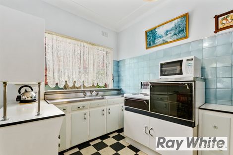 Property photo of 31 Ranchby Avenue Lake Heights NSW 2502