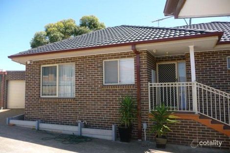 2/23 Lyndhurst Rd, Gladstone Park, VIC 3043