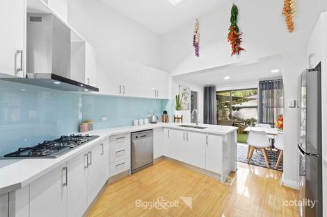 Property photo of 33 Lithgow Street Abbotsford VIC 3067