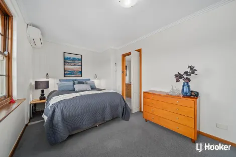 Property photo of 8 Fraser Place Yarralumla ACT 2600