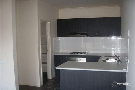 Property photo of 19 The Parkway Pakenham VIC 3810