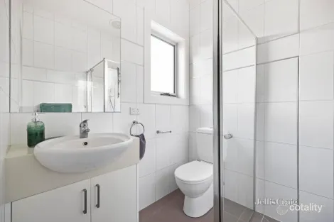 Property photo of 2/48 Blenheim Road Newport VIC 3015