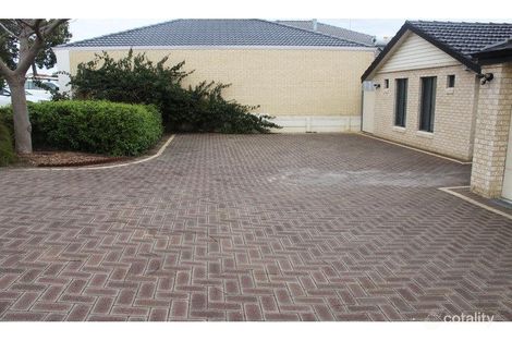 Property photo of 5 Glasshouse Close Bibra Lake WA 6163