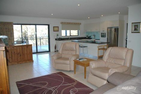 Property photo of 2 The Crest Mirador NSW 2548