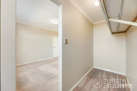 Property photo of 45 Feakle Bend Ridgewood WA 6030