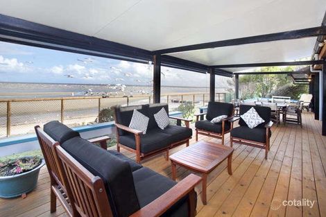 Property photo of 1 Main Street Beachmere QLD 4510