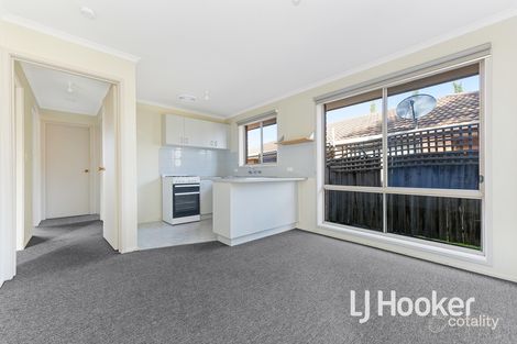 Property photo of 2/69 Warana Drive Hampton Park VIC 3976