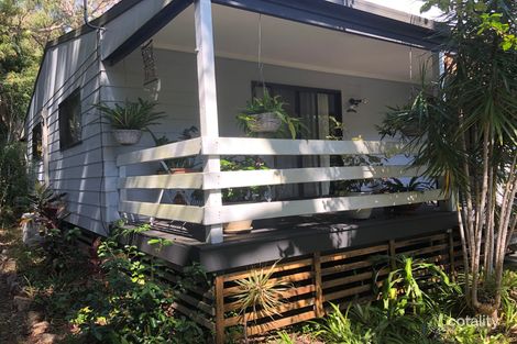 Property photo of 4 Natone Terrace Macleay Island QLD 4184