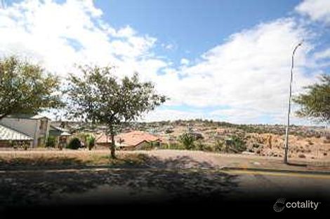 8 Freebairn Dr, Hallett Cove, SA 5158