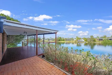 Property photo of 18 Altissimo Close Varsity Lakes QLD 4227