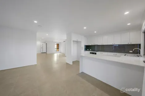 Property photo of 18 Altissimo Close Varsity Lakes QLD 4227
