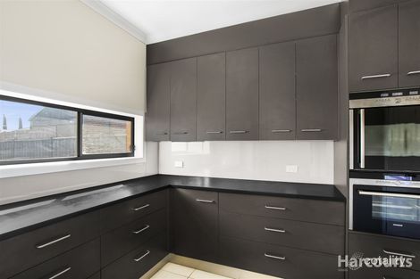 Property photo of 28 Mannavue Boulevard Cranbourne North VIC 3977