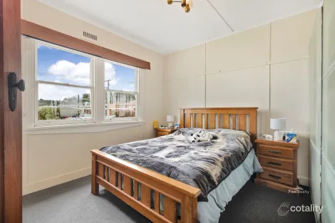 Property photo of 1/19 George Street Somerset TAS 7322