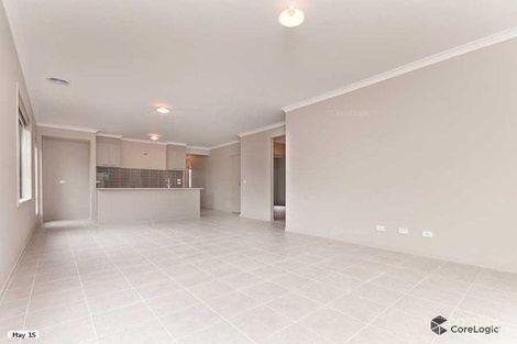 Property photo of 43 Travers Street Craigieburn VIC 3064