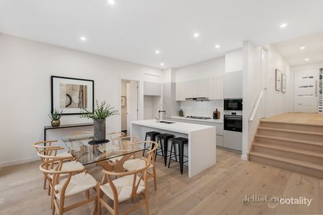 Property photo of 2/26 Boronia Grove Doncaster East VIC 3109