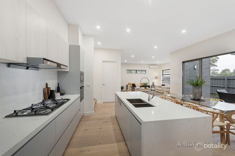 Property photo of 2/26 Boronia Grove Doncaster East VIC 3109