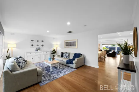 Property photo of 7 The Close Scoresby VIC 3179