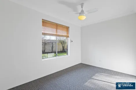 Property photo of 44 Excalibur Circle Camillo WA 6111