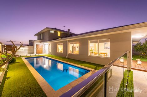 Property photo of 16 Lorea Loop Halls Head WA 6210