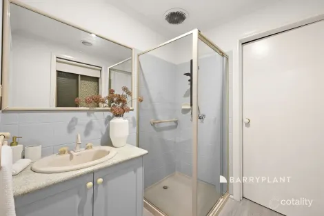 Property photo of 2 County Drive Drouin VIC 3818