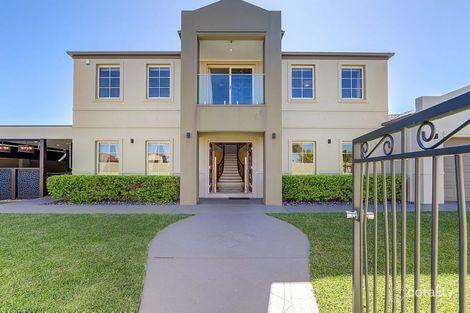 Property photo of 1 Roger Court Benowa QLD 4217