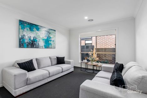 Property photo of 14 Avonmore Way Weir Views VIC 3338