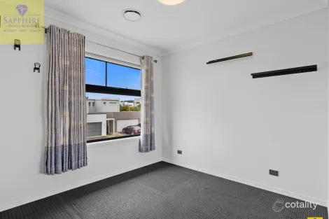 Property photo of 29 Santiago Crescent Spring Mountain QLD 4300