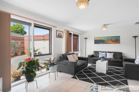 Property photo of 8 Bridle Court Endeavour Hills VIC 3802