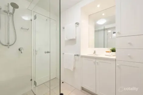 Property photo of 1/136 Oxlade Drive New Farm QLD 4005