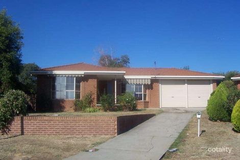 27 Renwick Ct, Lavington, NSW 2641