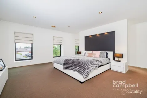 Property photo of 21 Menindee Crescent Kialla VIC 3631