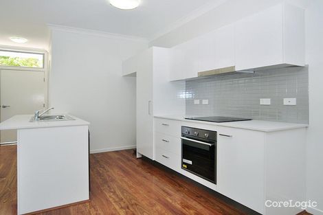 Property photo of 2/19 Rolle Street Holland Park West QLD 4121