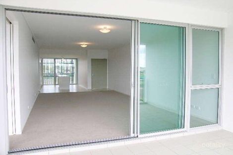 Property photo of 213/16 Waterline Crescent Bulimba QLD 4171