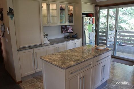 Property photo of 3 Cochranes Road Seaspray VIC 3851