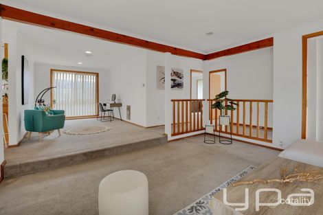 Property photo of 4 Hanslow Way Taylors Lakes VIC 3038